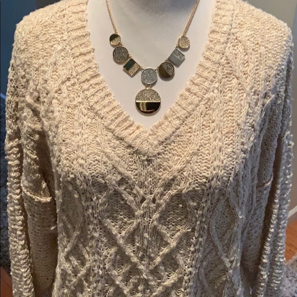 Beige loosely woven soft sweater, V neck, longer